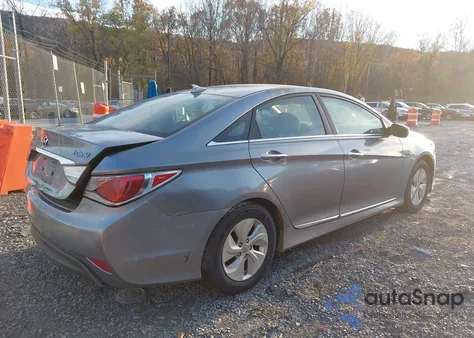 2015 Hyundai Sonata Hybrid из США, поврежденный, VIN KMHEC4A46FA137206